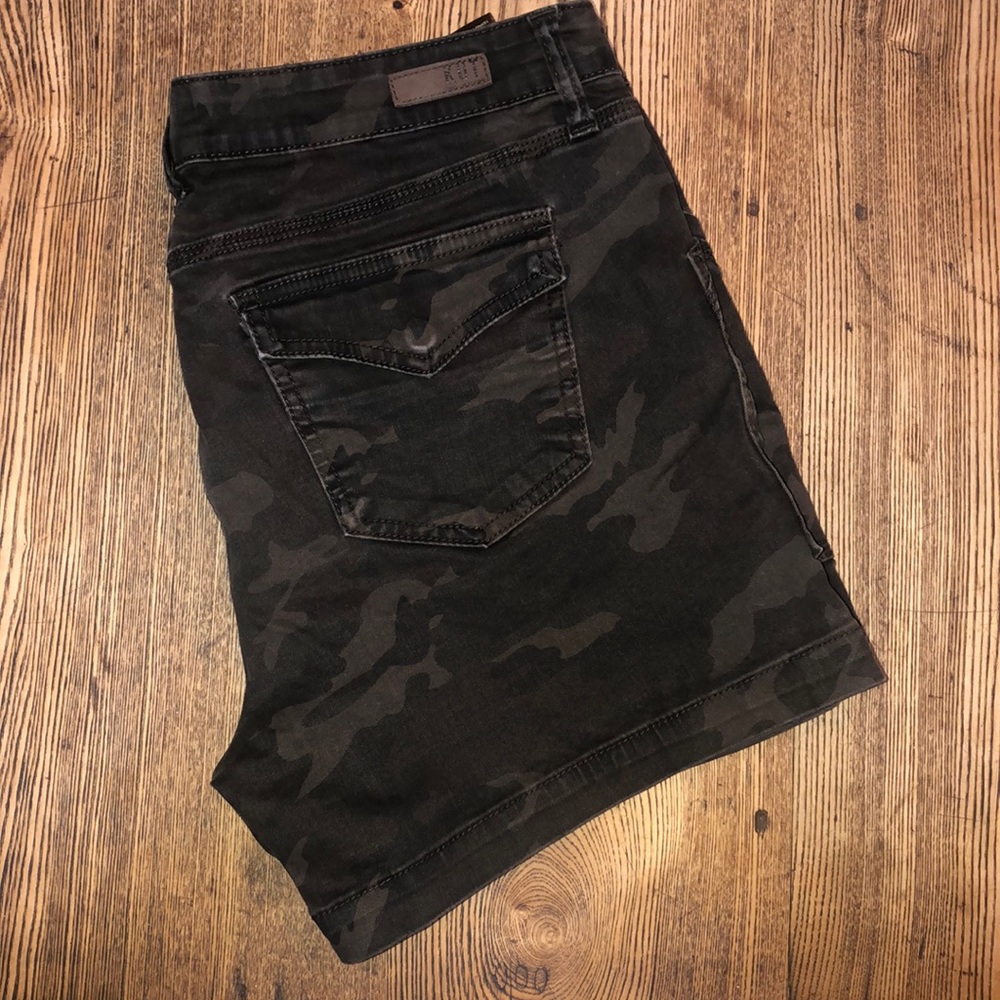 Kit from the Kloth Camo Short